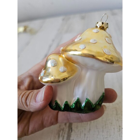 Vintage glass mushroom ornament yellow spotted Xmas tree fungi - Picture 3 of 8